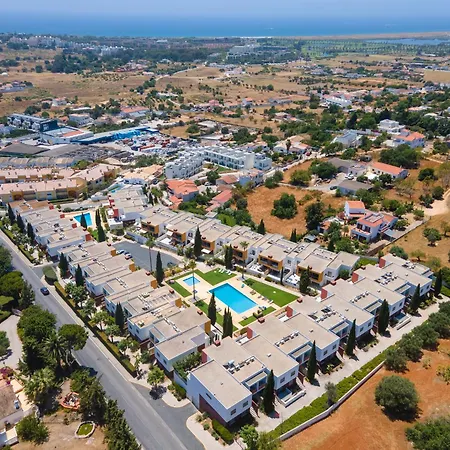 Vitismar Groundfloor With Direct Pool Access In Albufeira 아파트 *