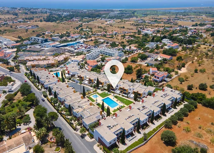 Vitismar Groundfloor With Direct Pool Access In Albufeira アパート