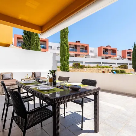 Vitismar Groundfloor With Direct Pool Access In Albufeira *