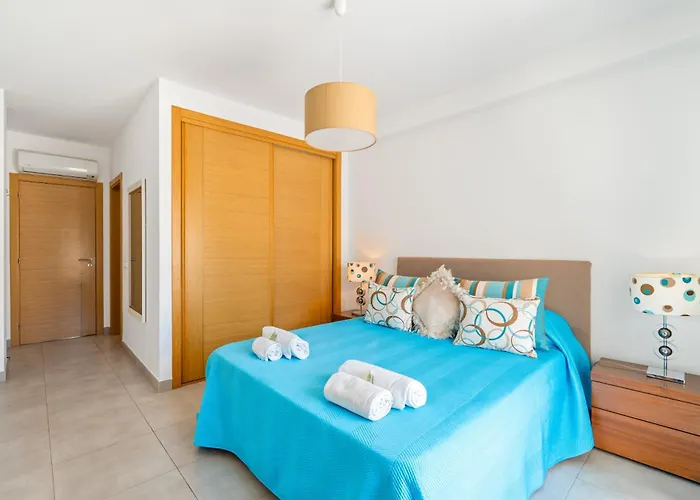 Vitismar Groundfloor With Direct Pool Access In Albufeira 아파트 *