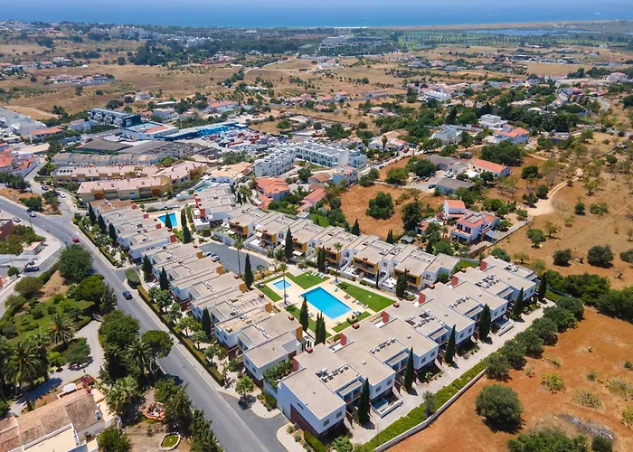 Vitismar Groundfloor With Direct Pool Access In Albufeira 아파트 *