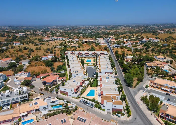 Vitismar Groundfloor With Direct Pool Access In Albufeira 아파트