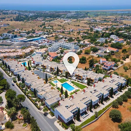 Vitismar Groundfloor With Direct Pool Access In Albufeira דירה